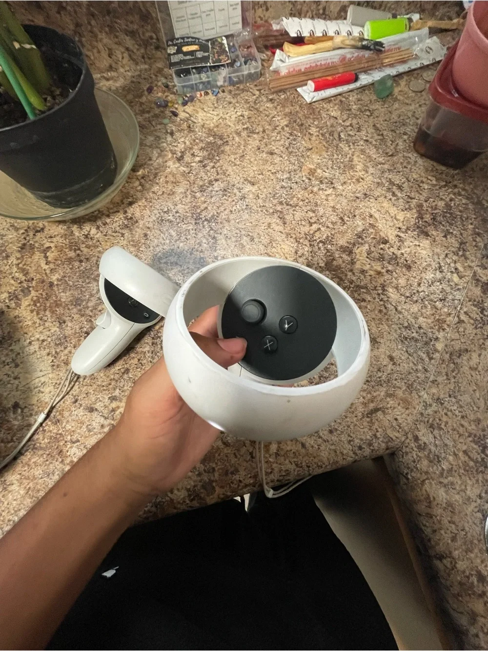 Oculus Standalone VR Headset with White Controllers